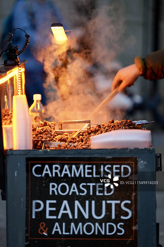英国伦敦路边炒花生图片素材