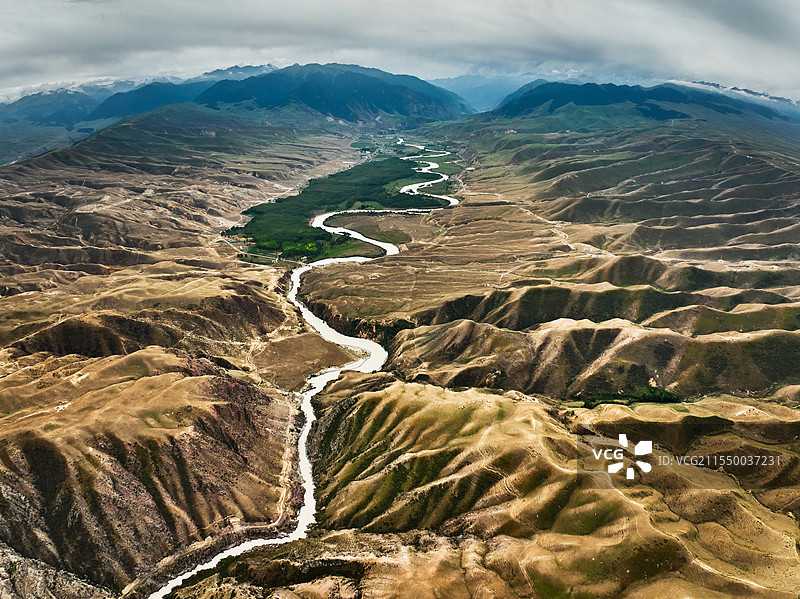 新疆琼库什台牛奶河图片素材