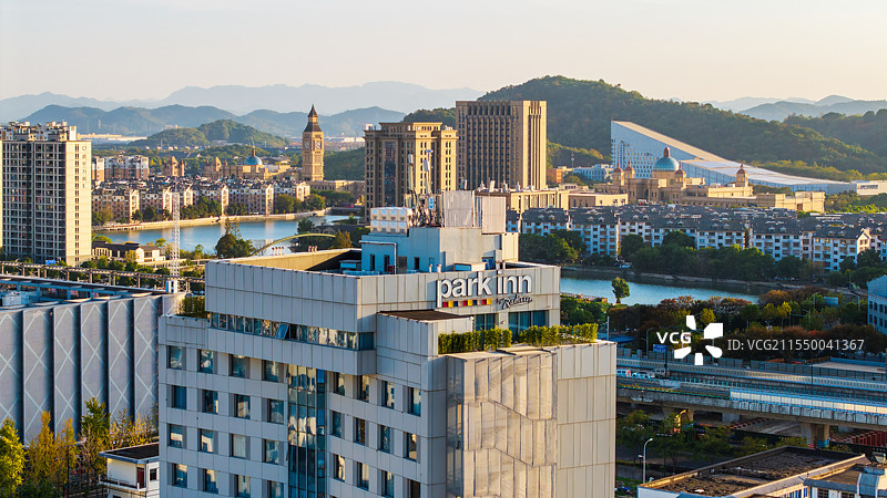 午后的绍兴市柯桥区城市天际线航拍，摄于柯桥古镇图片素材