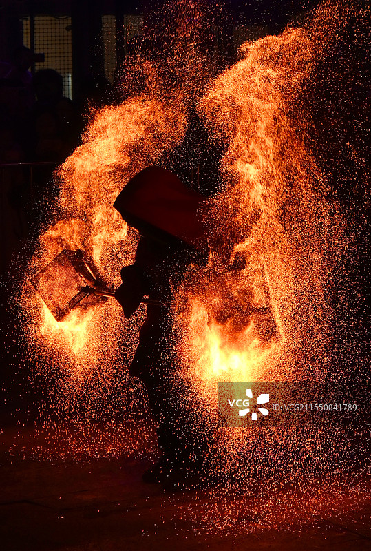 火壶表演图片素材