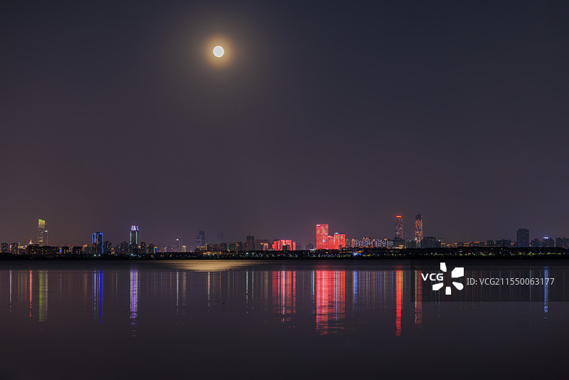 元宵夜 昆明滇池赏明月图片素材