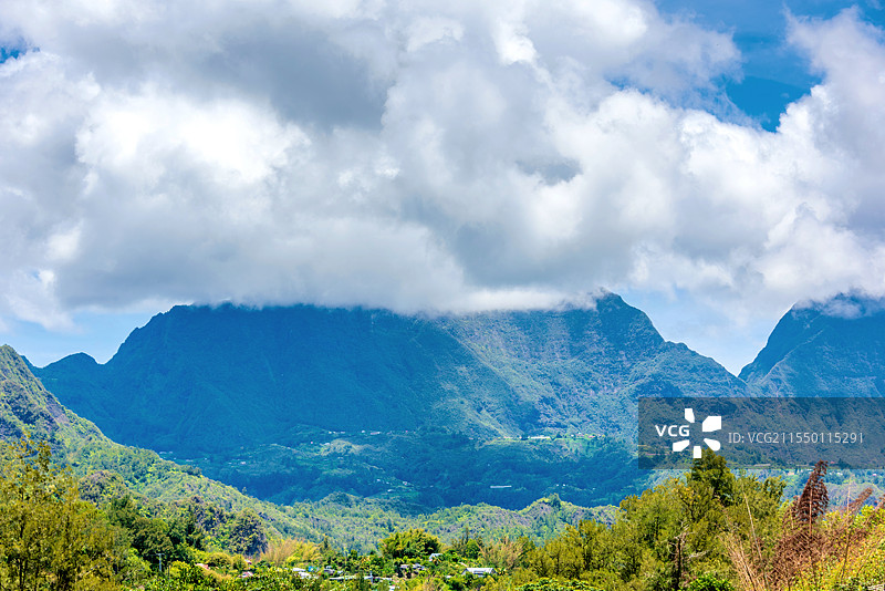 非洲法属留尼汪岛萨拉济冰斗山景图片素材