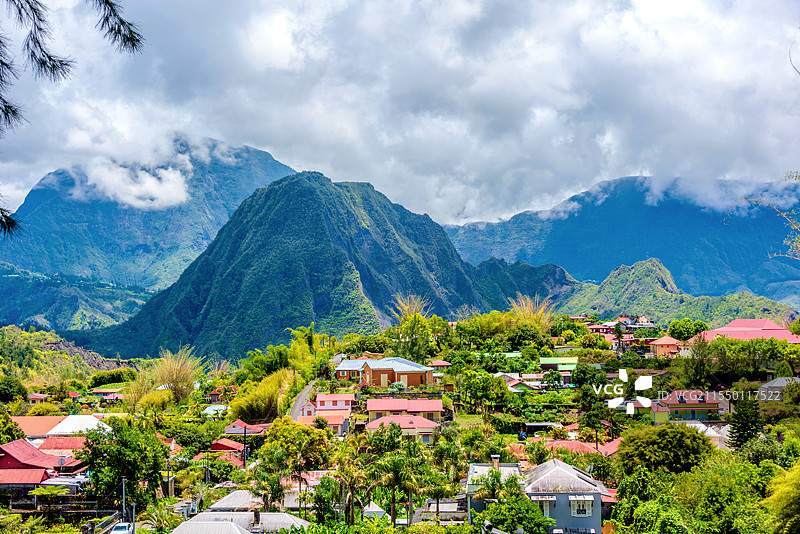 非洲法属留尼汪岛萨拉济冰斗埃尔堡小镇风光图片素材
