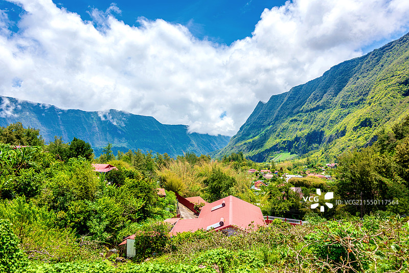 非洲法属留尼汪岛萨拉济冰斗埃尔堡小镇风光图片素材