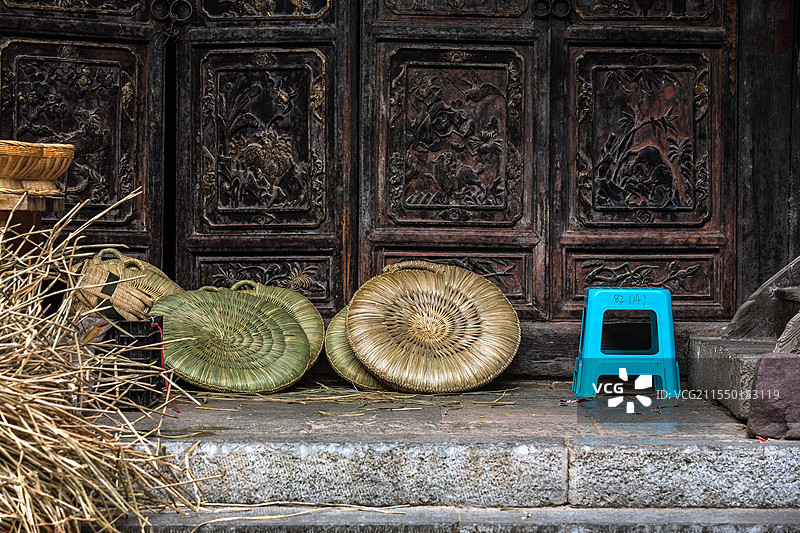 中国云南省红河哈尼族彝族自治州建水县西庄镇团山村民居建筑景观图片素材