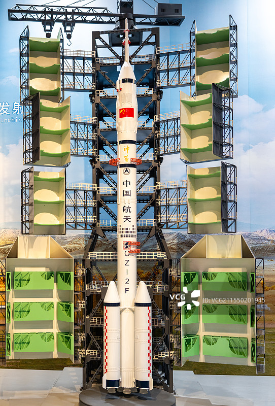 中国长征系列火箭和发射塔模型图片素材