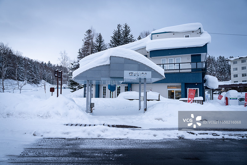 雪地中的街道图片素材