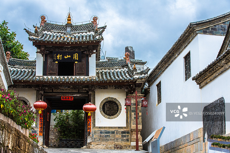 中国云南省红河哈尼族彝族自治州建水县西庄镇团山村民居建筑景观图片素材