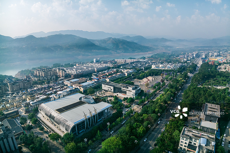 云南临沧市永德县城城市建筑航拍风光图片素材