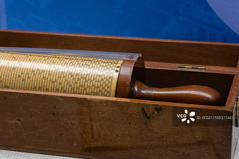 20世纪初英国富勒计算尺图片素材