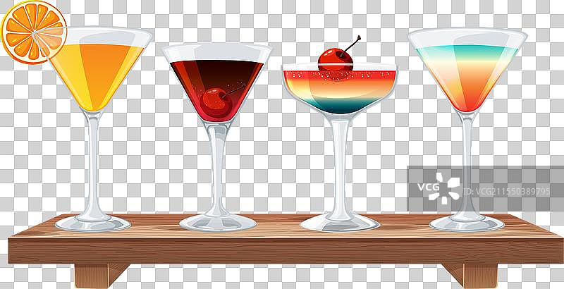 色彩缤纷的鸡尾酒盛放在古朴的木托盘上图片素材