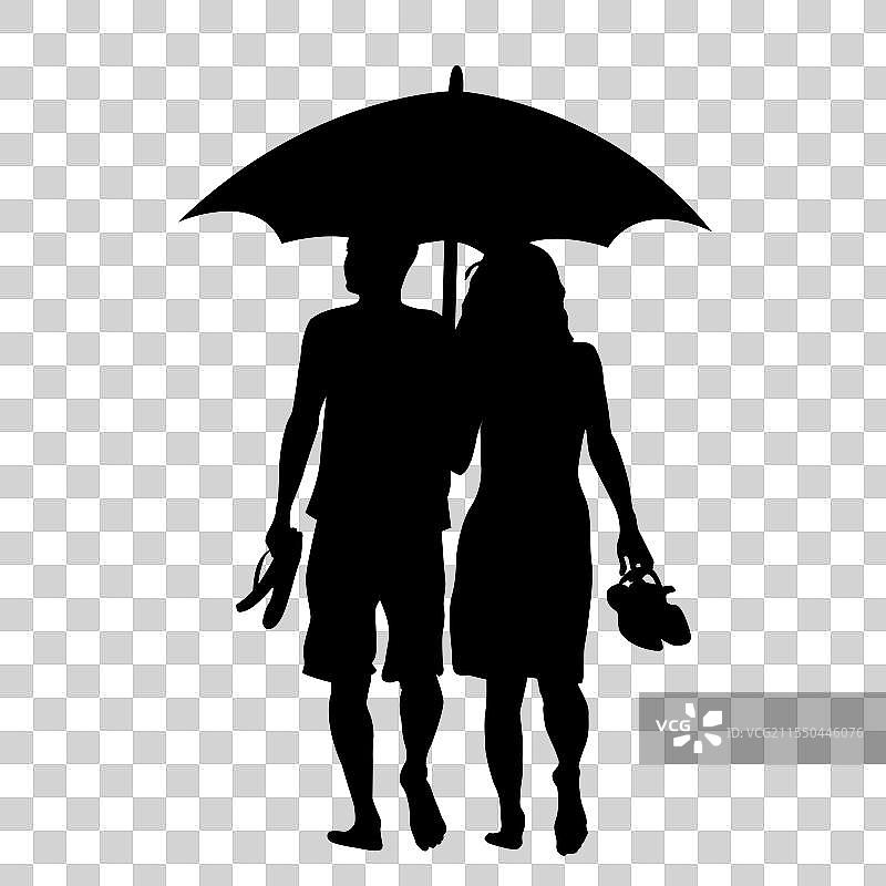 赤脚行走的恋人剪影图片素材