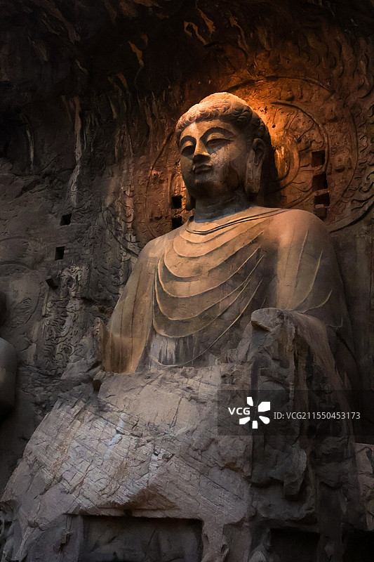 洛阳 傍晚十分的龙门石窟卢舍那大佛图片素材