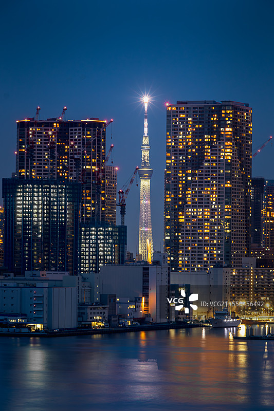 塔楼与天空树图片素材