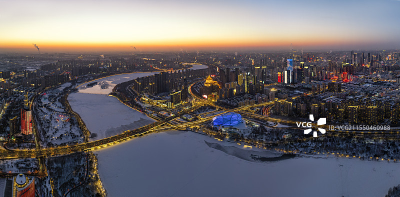 冬季沈阳CBD夜景及浑河日落图片素材