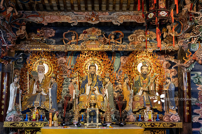 ‌道教三清玉清元始天尊、上清灵宝天尊和太清道德天尊图片素材