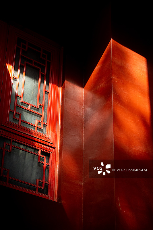 洛阳老君山红墙光影图片素材