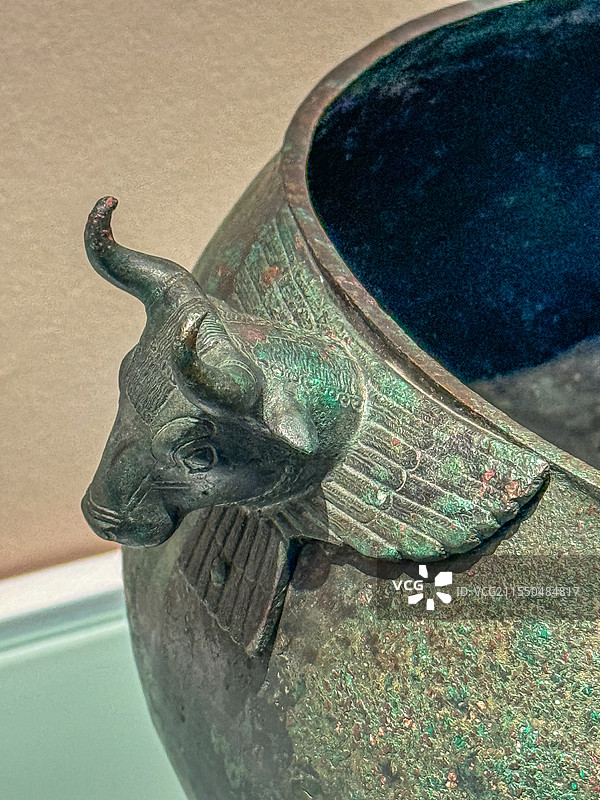 乌拉尔图王国 狩猎纹铜腰带 伊朗 日本平山丝绸之路美术馆图片素材