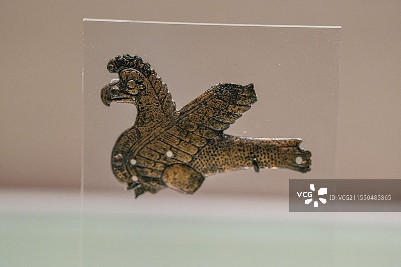 乌拉尔图王国 鱼尾特里芬铜腰带饰件 土耳其 日本平山郁夫丝绸之路美术馆图片素材