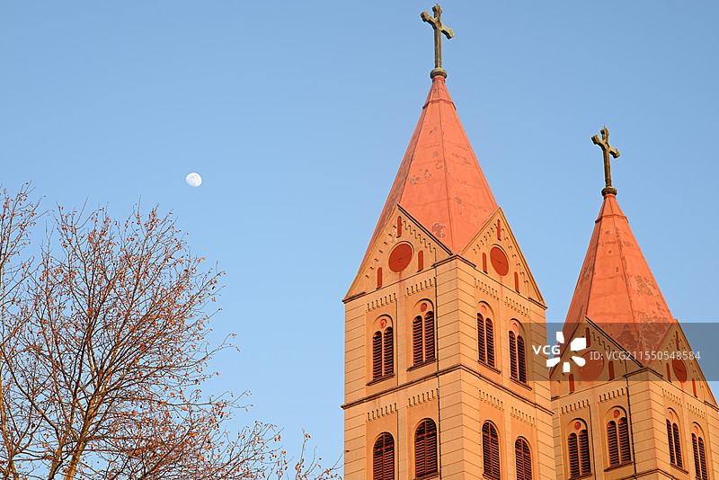 月下教堂图片素材