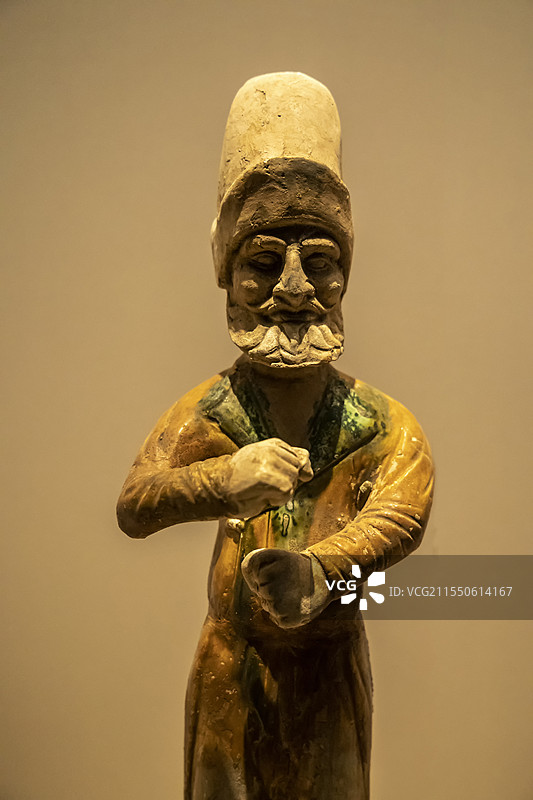 江西省博物馆“古代历史文化展”：三彩胡人俑（唐，1986年江西省九江市永修县军山茅栗岗村唐墓出土）图片素材