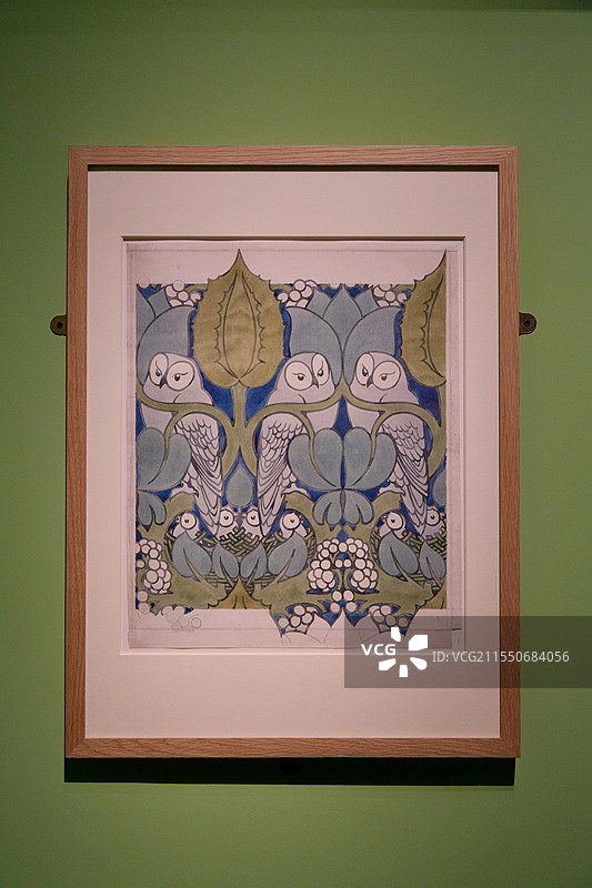 与美为期，威廉·莫里斯与英国工艺美术运动展览，“猫头鹰”壁纸和纺织品设计图图片素材