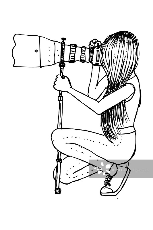 女性摄影师使用单反相机拍照图片素材