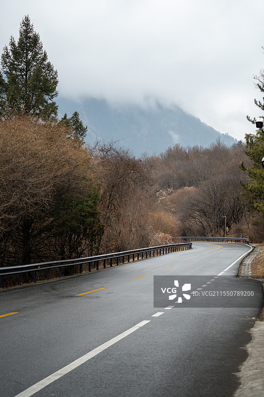 九寨沟内部道路图片素材