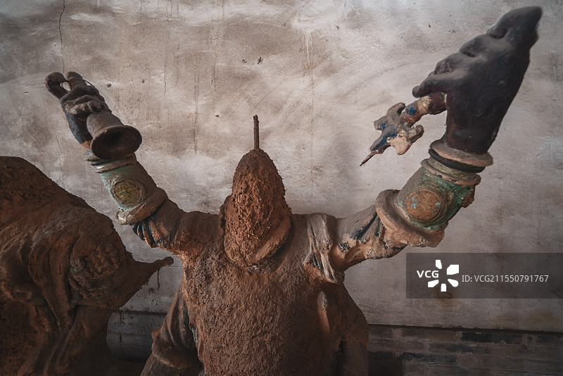 运城新绛三官庙 雨水冲毁后的泥塑图片素材