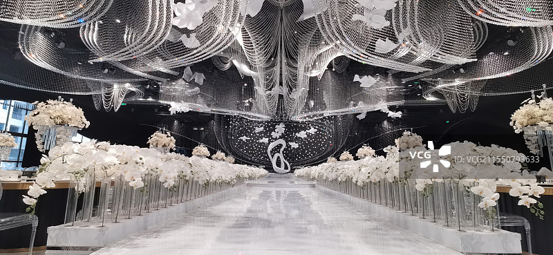 豪华水晶装饰婚礼宴会厅图片素材