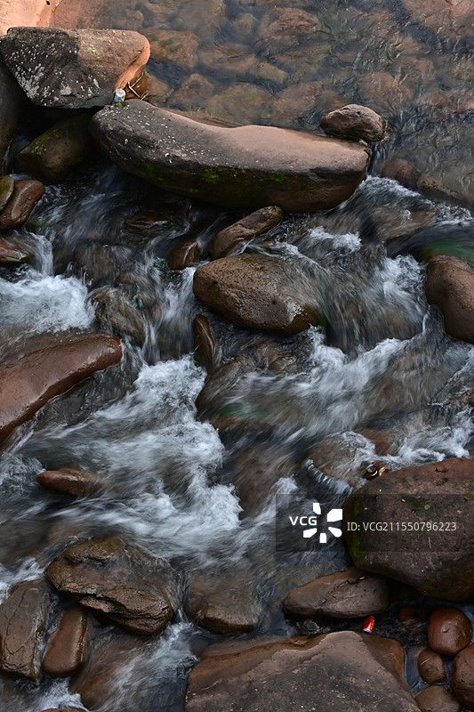 小溪流水图片素材