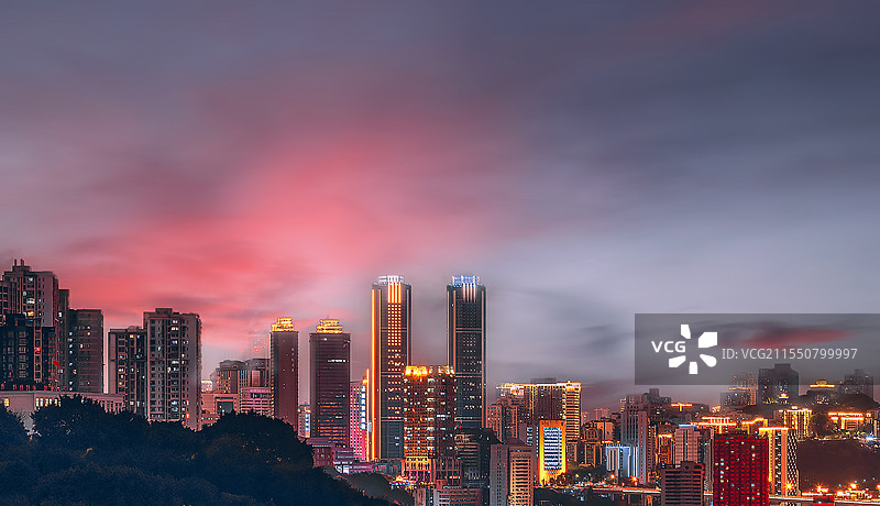 黄昏中的渝中半岛图片素材