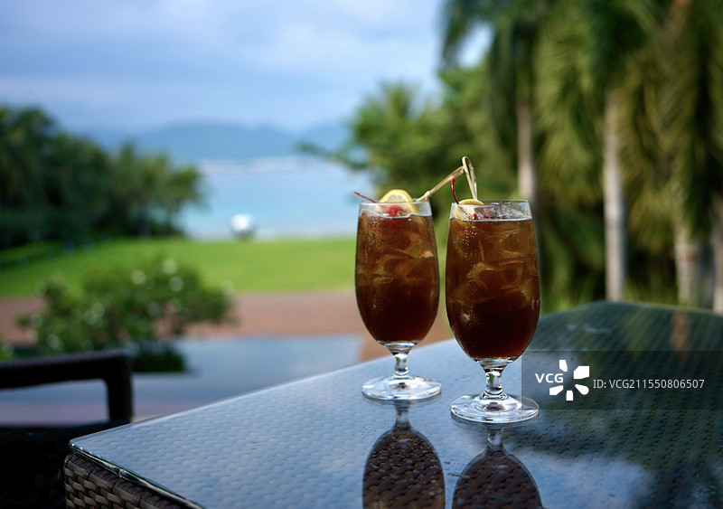 海边下午茶鸡尾酒长岛冰茶图片素材