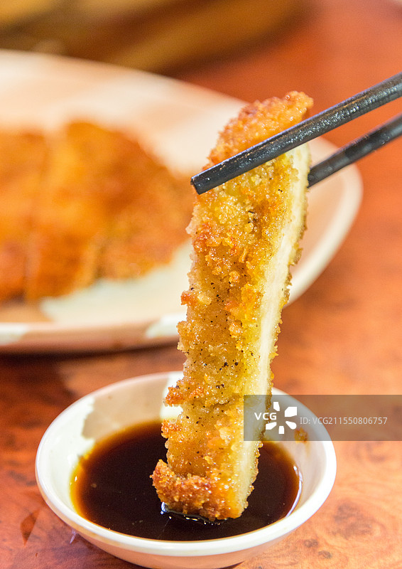 猪排猪大排炸猪排排骨年糕上海小吃本帮菜上海美食上海特产图片素材