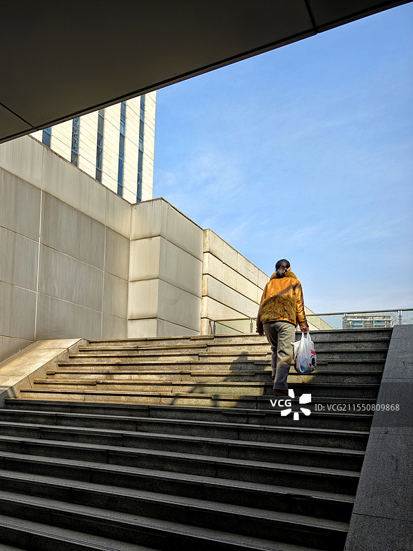 拾级而上图片素材