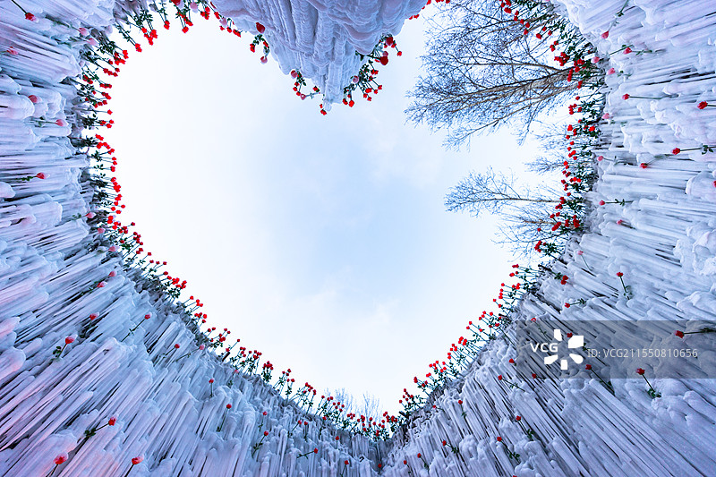 吉林省长春市世界雕塑公园心形雪雕图片素材