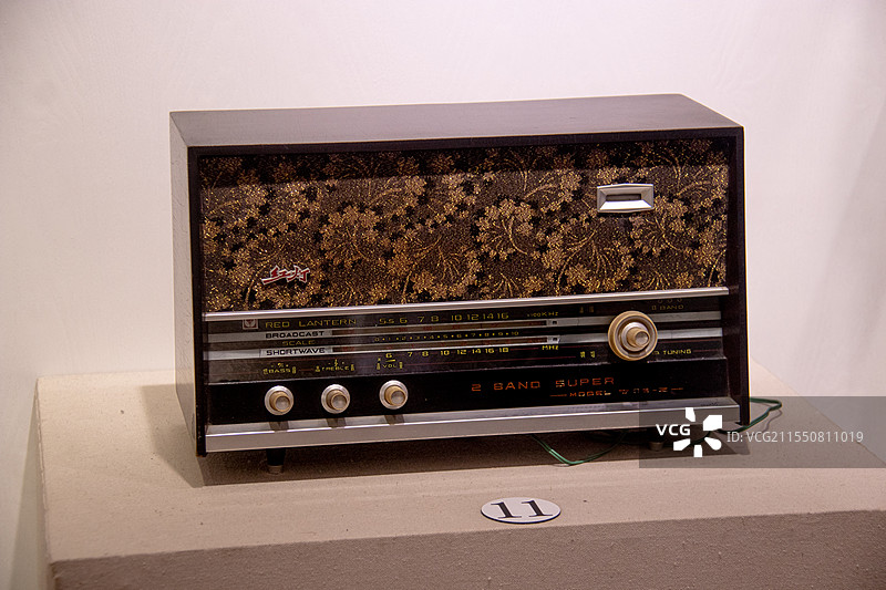 红灯牌电子管收音机二十世纪七十年代老物件图片素材