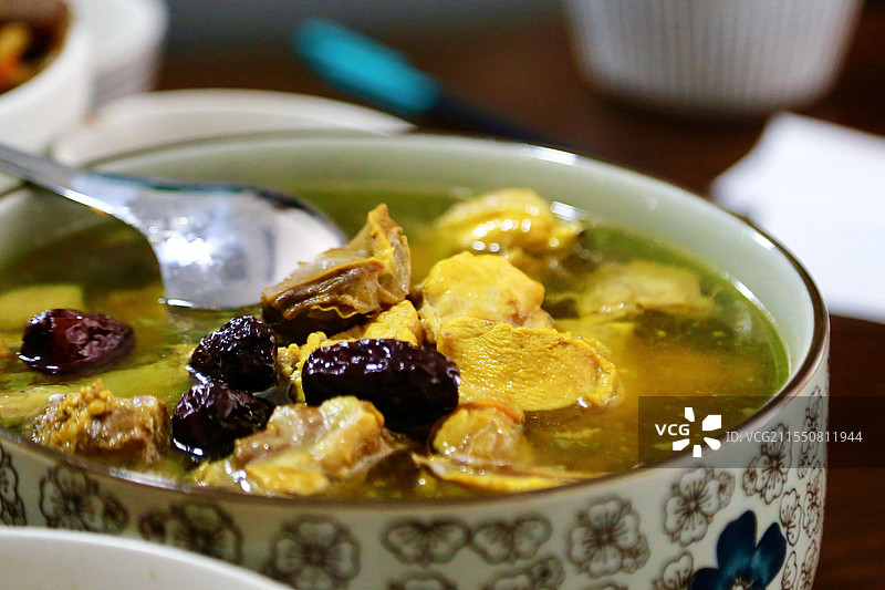 老火炖鸡汤图片素材