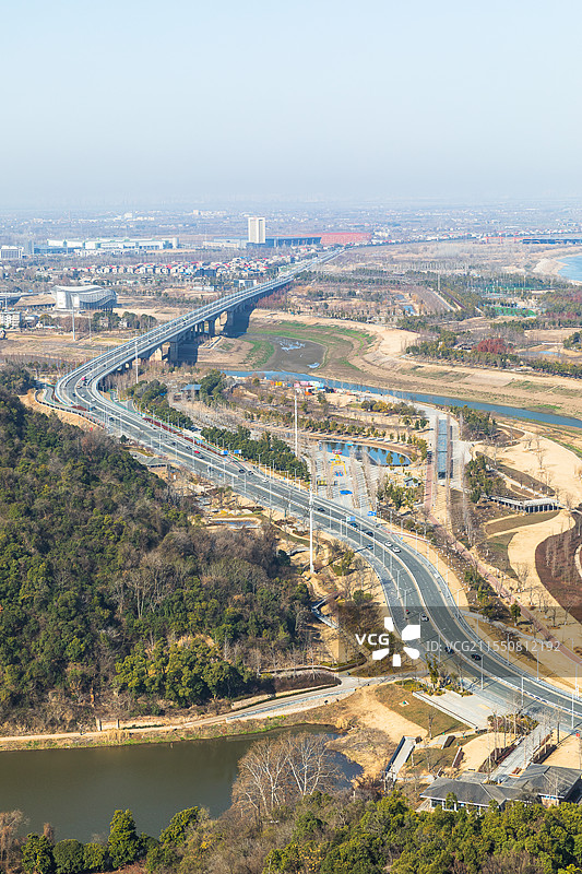 武昌楼矗立于湖北省鄂州市鄂城区西山，巍峨秀挺。登楼远眺，鄂州、黄州景观尽收眼底。万里长江，烟波浩淼。图片素材
