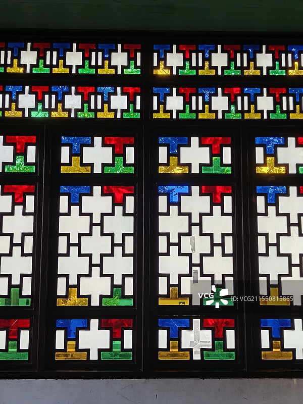 东莞可园古建筑，特色建筑装饰，琉璃窗图片素材