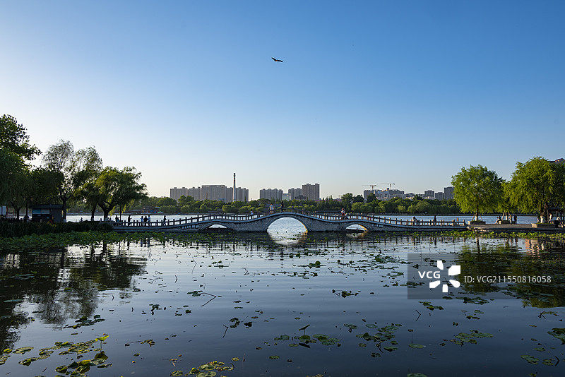 大明湖玉带桥图片素材