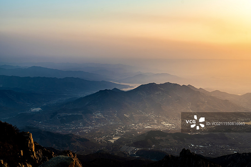 泰山瞻鲁台日出图片素材