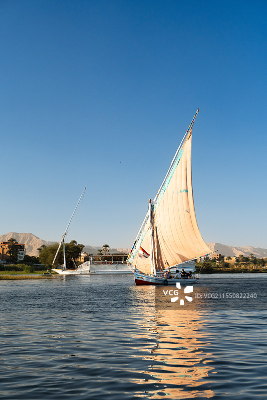 卢克索帆船图片素材