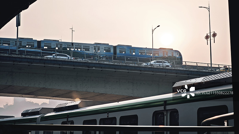 现代轻轨交汇图片素材