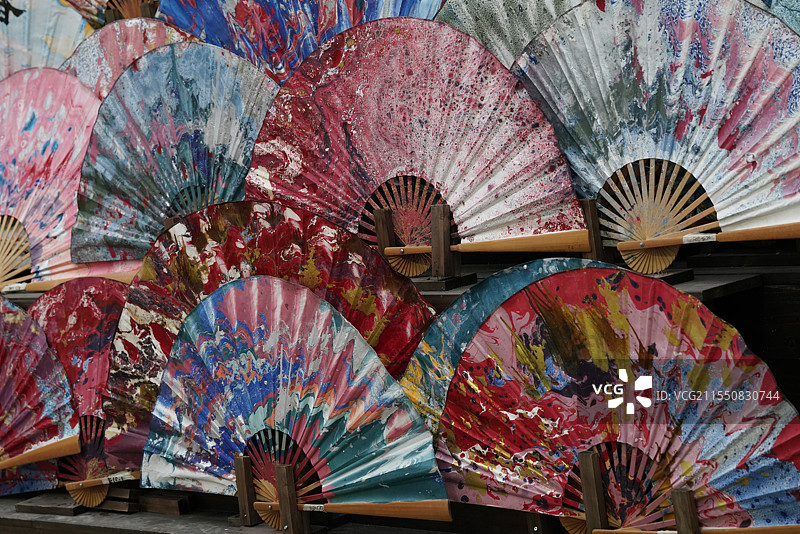 彩色折叠扇子图片素材