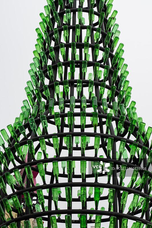 玻璃瓶大树图片素材