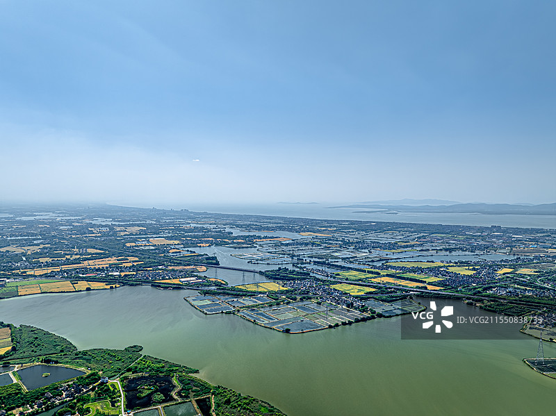 苏州吴江七都镇联漾村民字浜村 长漾荡 江苏震泽湿地公园 航拍太湖平原田园风光 乡村振兴广阔美景图片素材