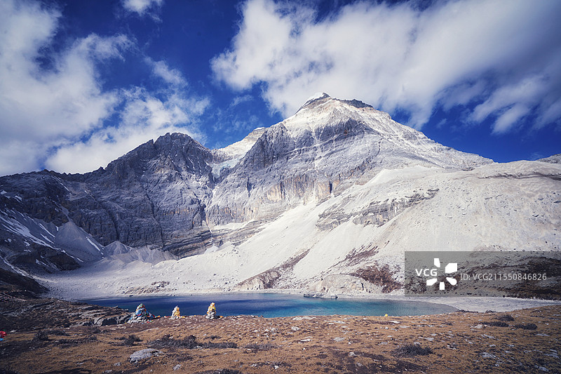 稻城亚丁五色海图片素材