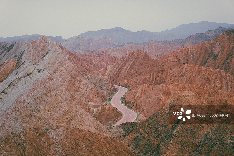 丹霞地貌群山图片素材