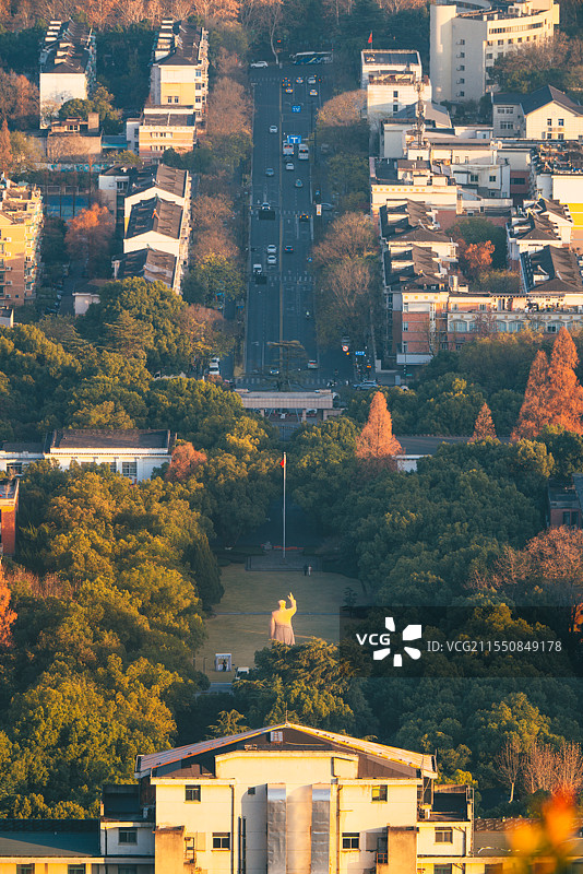老和山俯拍浙大毛主席像图片素材